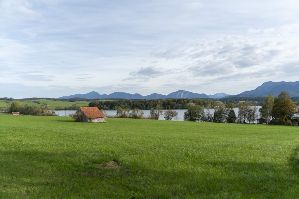 Willkommen in unserer Steuerkanzlei im idyllischen Murnau am Staffelsee! Hier bieten wir nicht nur erstklassige steuerliche Beratung, sondern auch eine einladende Atmosphäre, geprägt von Gemeinschaft und Kompetenz.